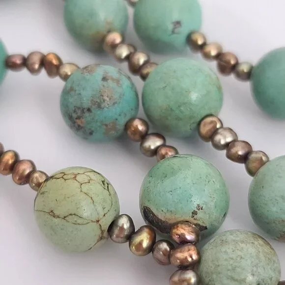 green turquoise beaded necklace w black freshwater pearls and gold filled clasp - Picture 11 of 11